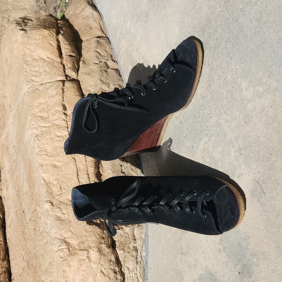 UGG Shoes - 𝅺ugg Black Suede Elyse Open Toe Lace-up Wedge  Booties Size 9